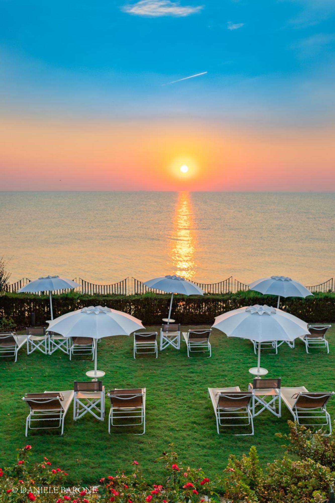 Baia Delphis Resort Vasto Eksteriør bilde