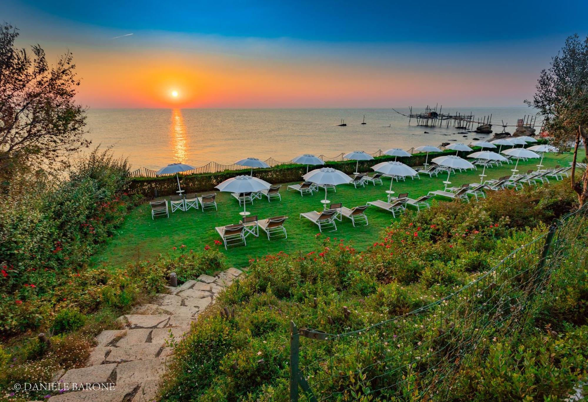 Baia Delphis Resort Vasto Eksteriør bilde