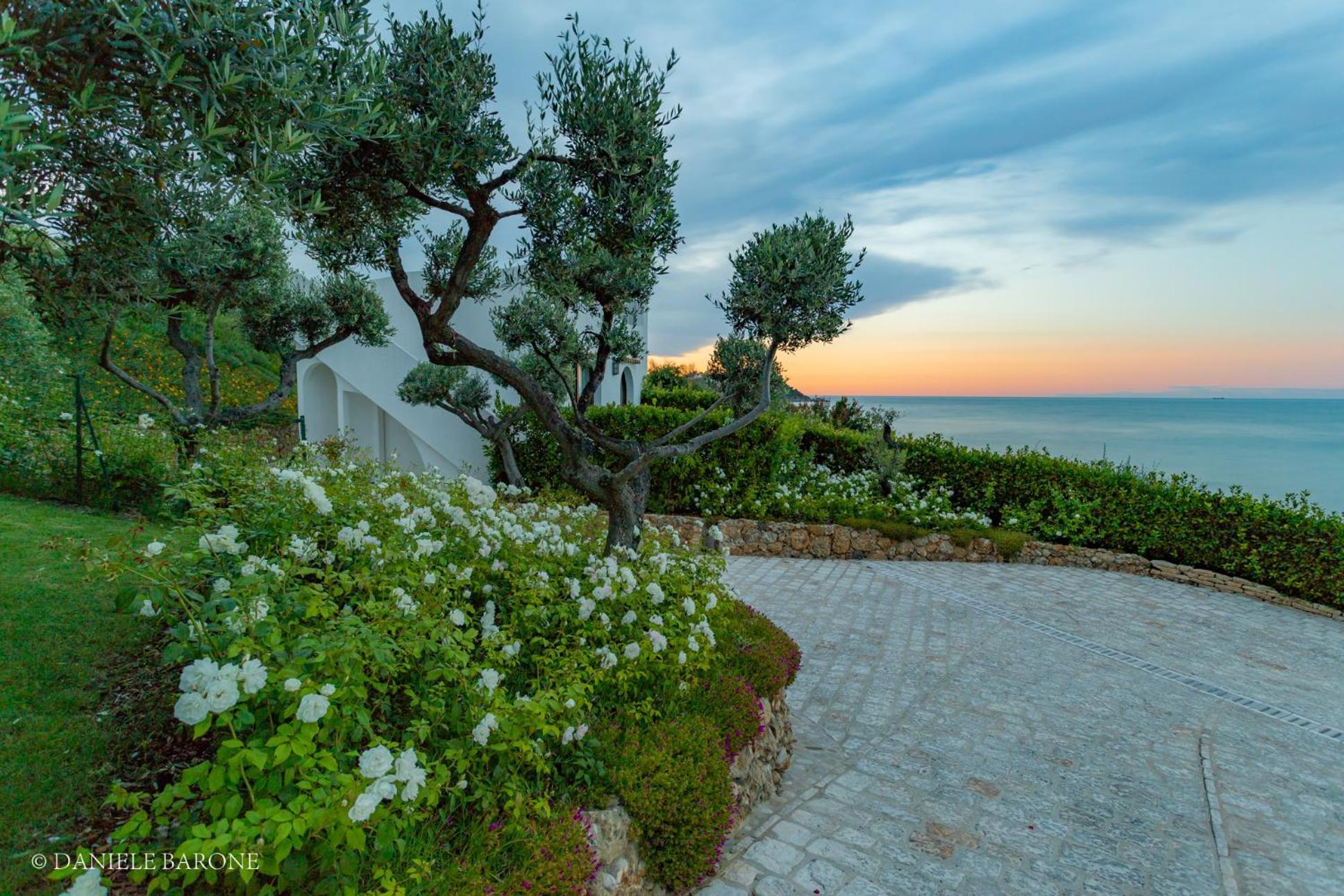 Baia Delphis Resort Vasto Eksteriør bilde