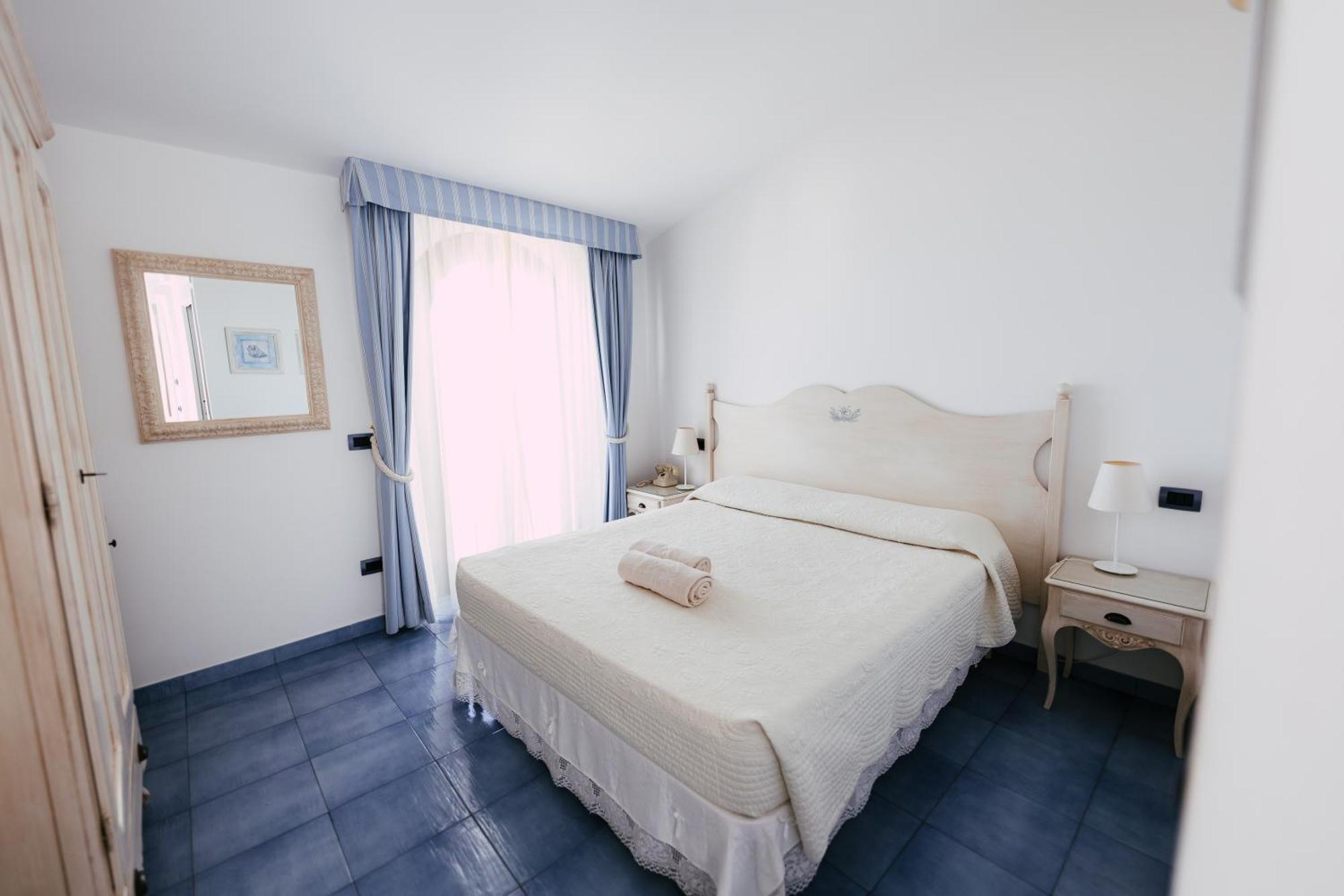 Baia Delphis Resort Vasto Eksteriør bilde